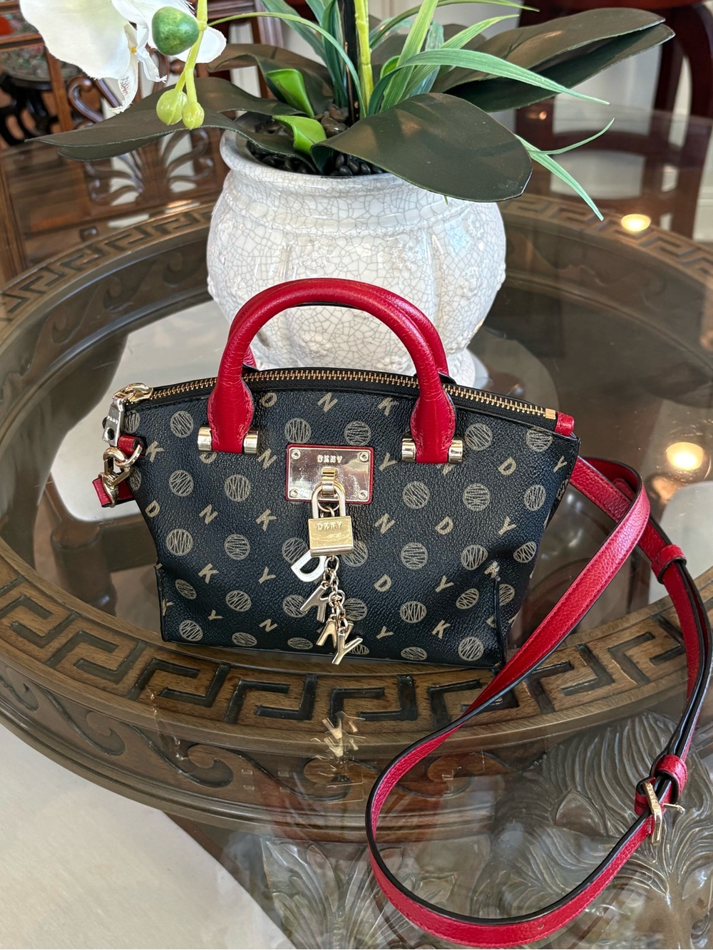 🤎♥️DKNY ELISSA MINI HERITAGE LOGO SATCHEL BAG IN DARK BROWN!🤎♥️